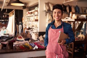 La nueva Ley de Cumplimiento Tributario exige a los bancos informar al SII sobre cuentas que reciban más de 50 depósitos de distintas personas en un día, semana o mes, o al menos 100 en un semestre, estableciendo así un límite de transferencias.